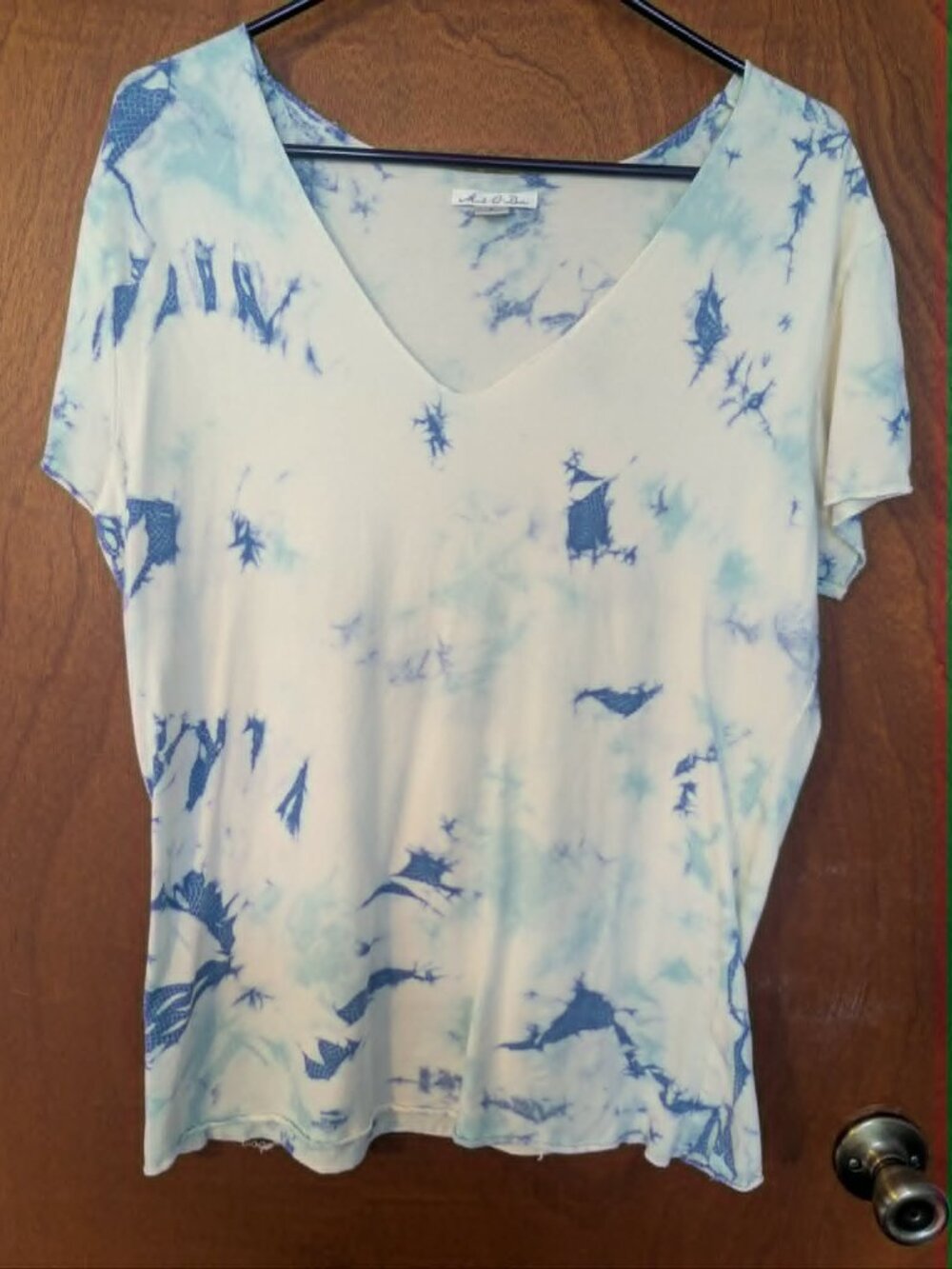 Women's Tie-Dye V-Neck t-shirt